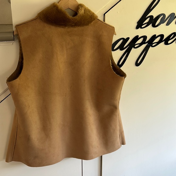 Badgley Mischka FAUX Fur/Suede Vest Jewelled Closure CAMEL US XL - Picture 4 of 7